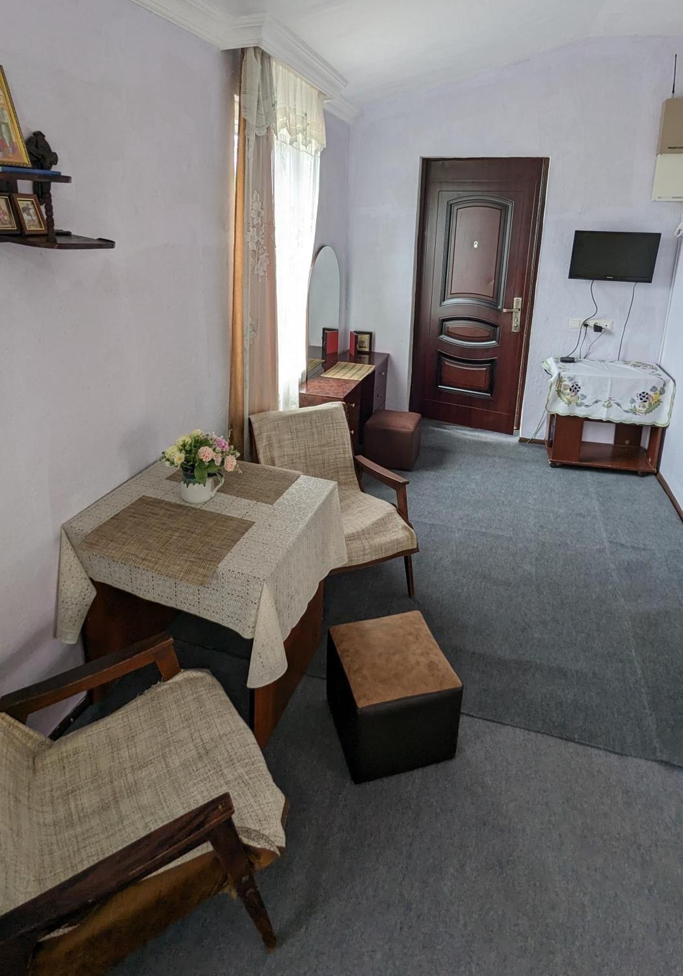 Mano's Guest House Kobuleti Extérieur photo